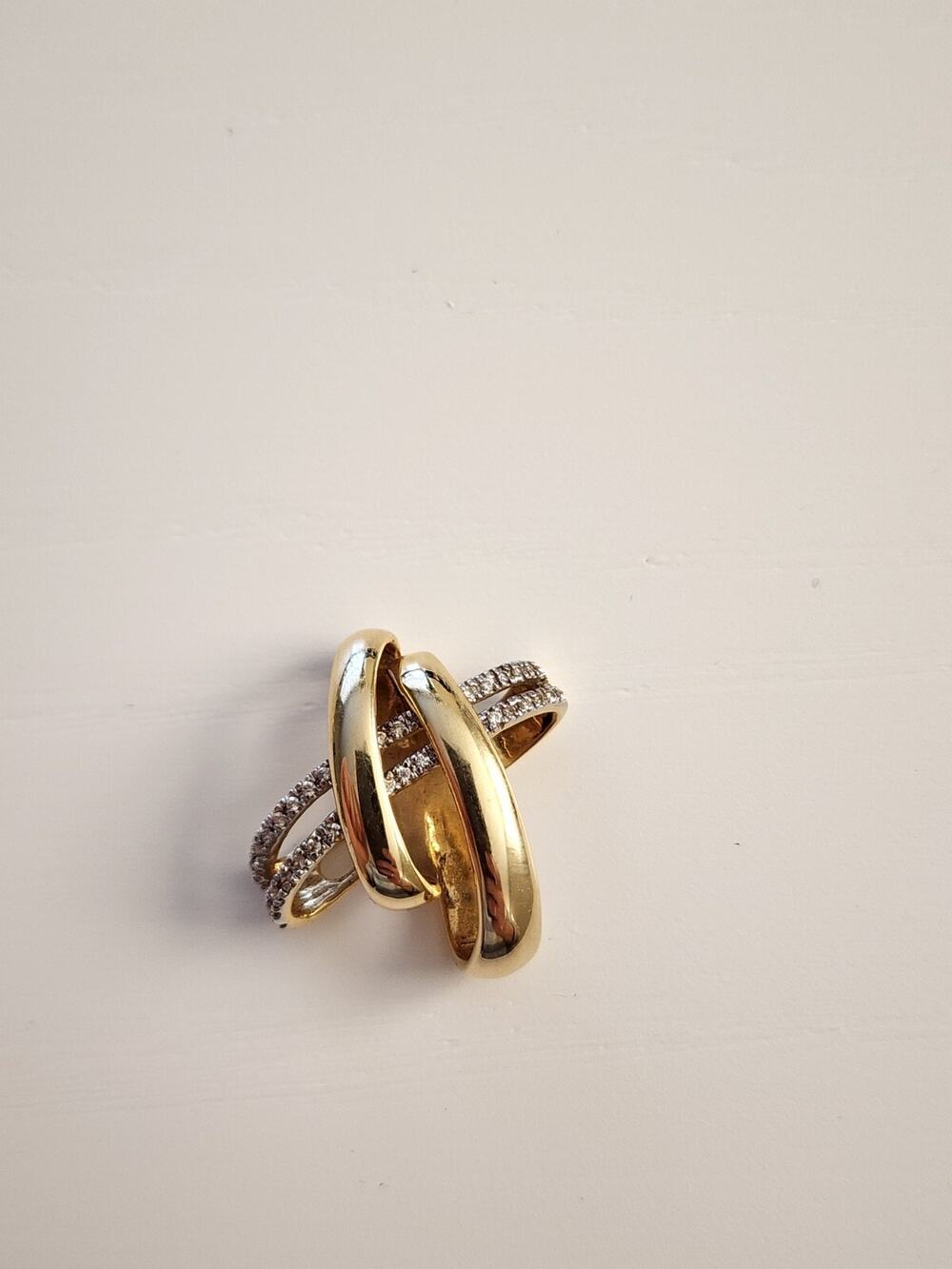 Beautiful 14k Yellow Gold and Diamond Pendant